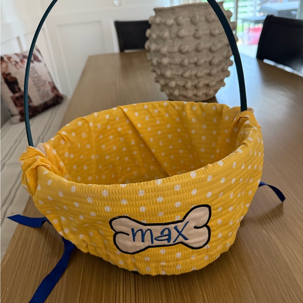 Dog Easter basket liner for a max